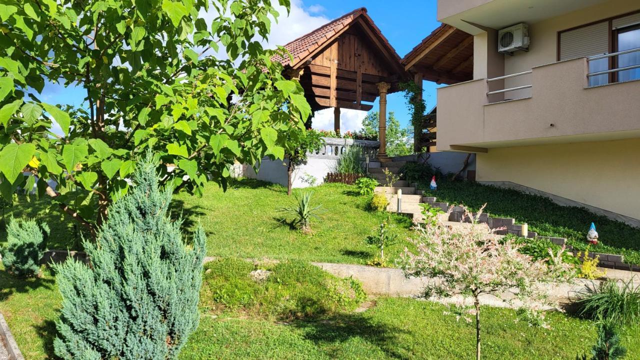 Guest House Buncic Rooms & Apartments Slunj Exterior photo